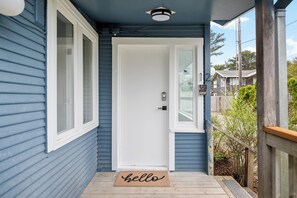 Exterior detail - Wonderful Coastline Setting, Pet Friendly, Seconds to Beach, Community Fire-Pit, Volleyball. <br>Ocean Front. (Rockaway Beach)