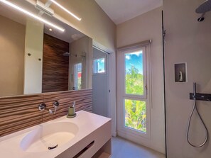 Shower, hair dryer, towels - Villa Rives d'OR (6BR) Sea View Saint-François (Saint-François)