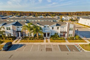 Exterior - Resort-Style 4BR Home Close to Parks and Pool (Kissimmee)