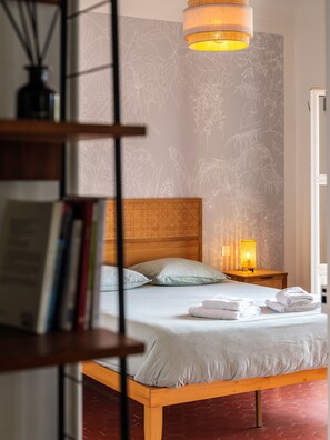 3 bedrooms, iron/ironing board, free WiFi, bed sheets - La Niçoise – Family home in the heart of Vence (Vence)