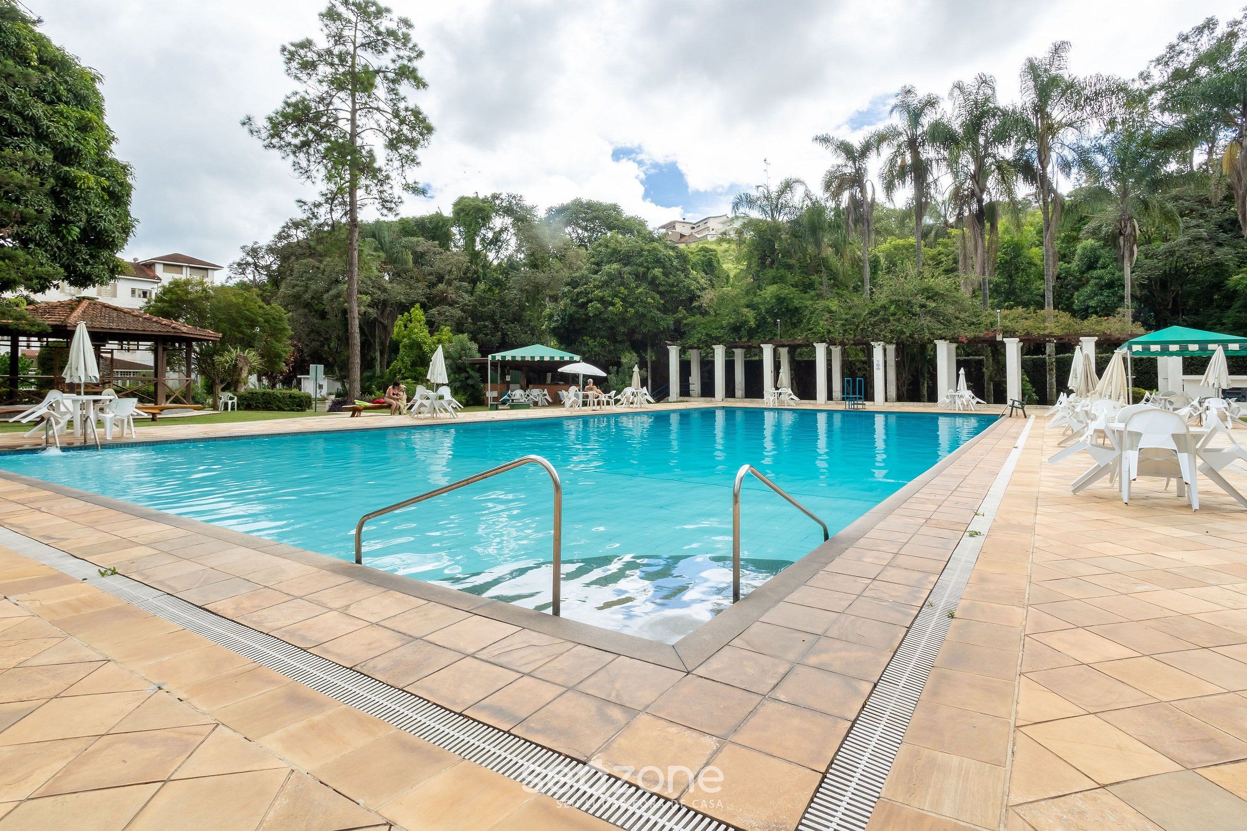 Basic Apartment | Pool