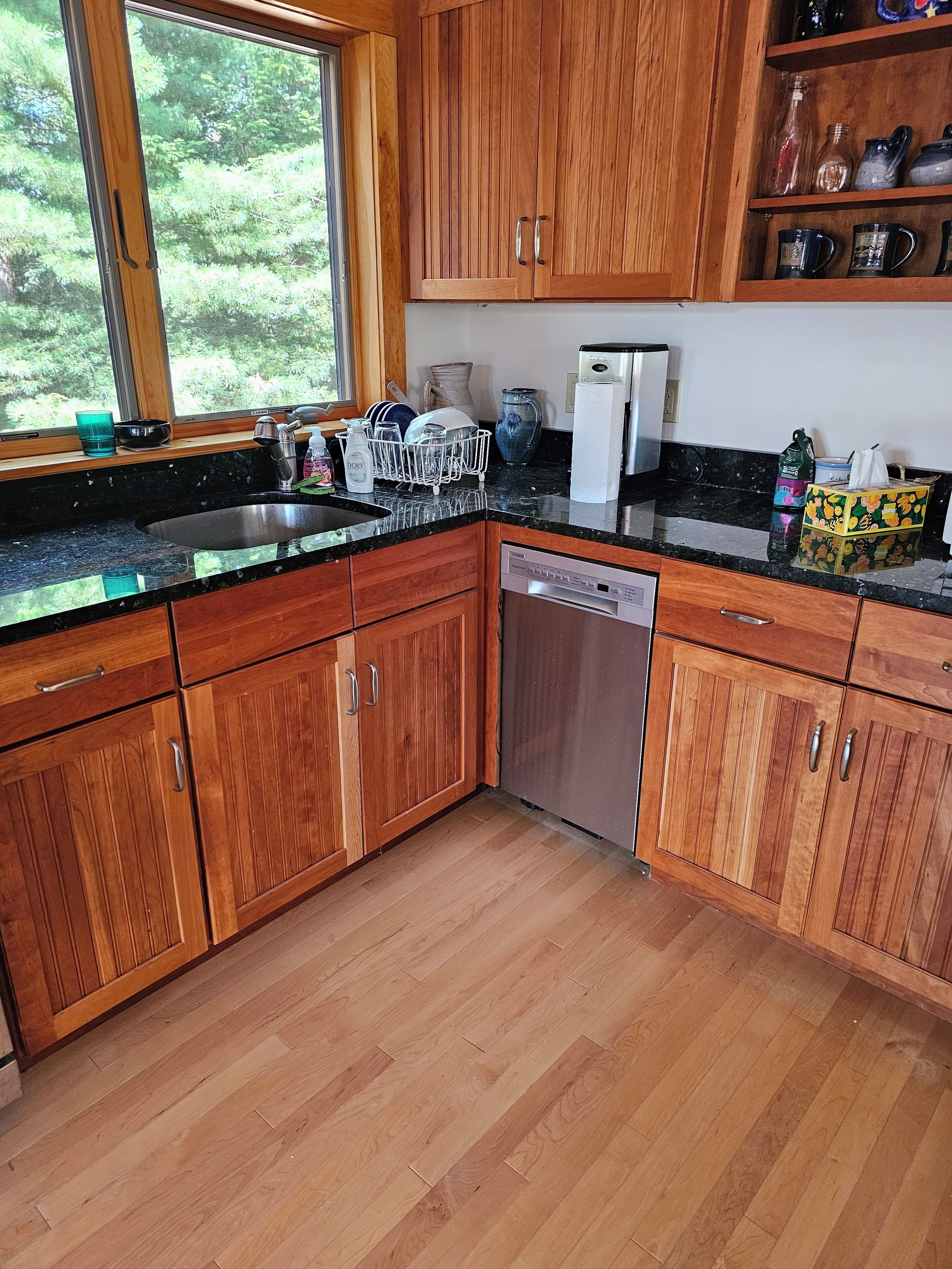 Micro-ondes, four, plaque de cuisson, lave-vaisselle