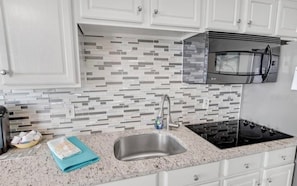 Private kitchen - The Tuscan Sunset (Flagler Beach)