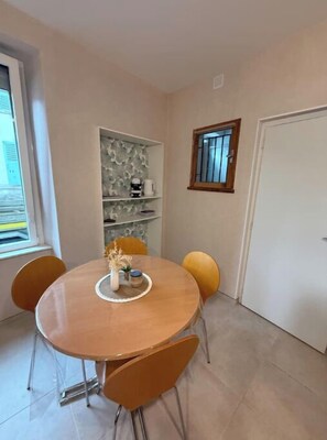 Dining - Studio in the heart of Bagneres (Bagnères-de-Bigorre)