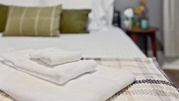 2 Schlafzimmer, BĂŒgeleisen/BĂŒgelbrett, WLAN, BettwĂ€sche