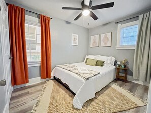 Ferros/tábuas de passar roupa, Wi-Fi, roupa de cama