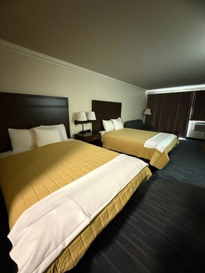 Internet, bed sheets - Luxury 2 Queen Bed Non-Smoking (Ocean Shores)