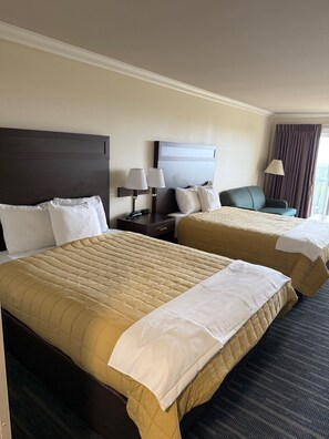 Internet, bed sheets - Luxury 2 Queen Bed Non-Smoking (Ocean Shores)