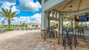 Poolside bar