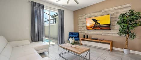 别墅 (4 Bedrooms) | 起居区 | 42-英寸智能电视(配备有线频道)