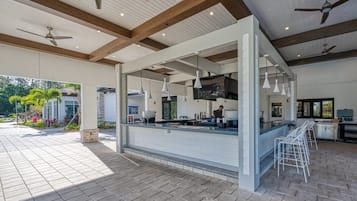 Poolbar