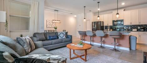 Villa (4 Bedrooms) | Living area