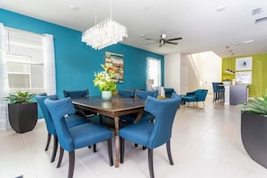 House (6 Bedrooms) | Makan dalam bilik
