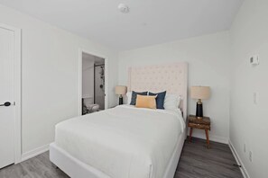 Departamento clásico, 2 habitaciones, balcón, vista a la ciudad | Área de sala de estar