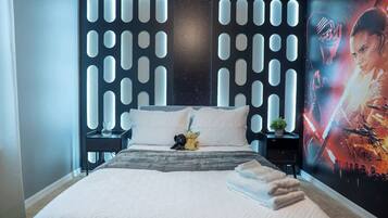 House (Multiple Bedrooms) | Bathroom | Bathtub, towels, soap, shampoo