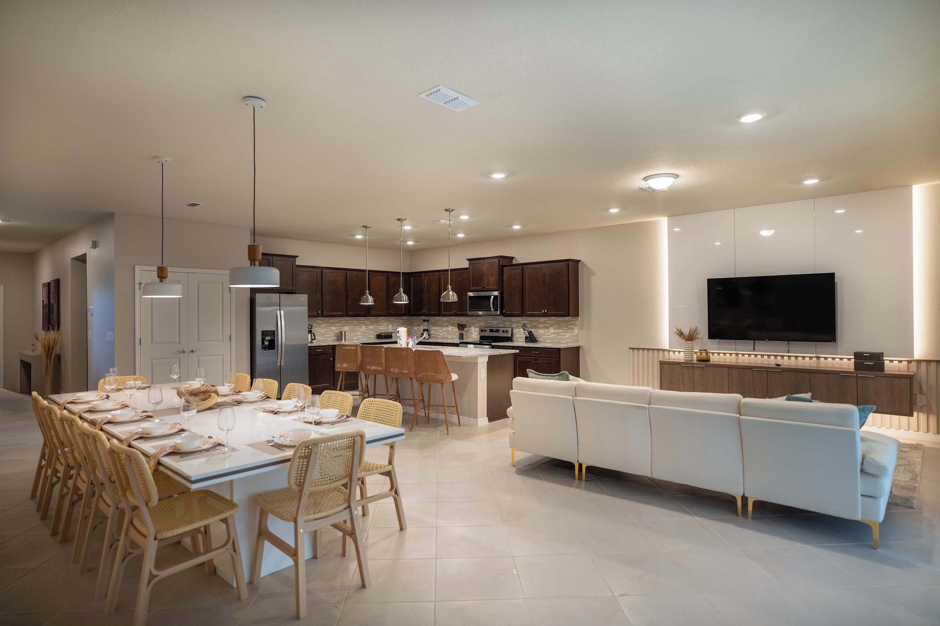 House (Multiple Bedrooms) | Living area | 50-inch Smart TV with cable channels