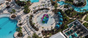Fun and Relax, 10 Bed Home, Pool, Themed Rooms