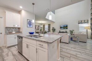 Interior - Luxury Storey Lake Retreat - Spacious, Disney-near (Kissimmee)