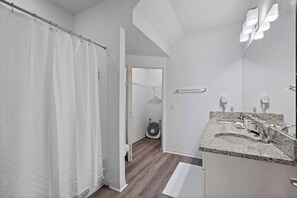 别墅 (3 Bedrooms) | 浴室 | 浴缸、毛巾、肥皂、洗发水