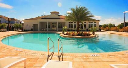 Kissimmee 4BR Townhouse: Perfect for Families!