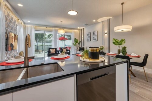 Modern Luxury Retreat - Mickey & Harry Potter Beds