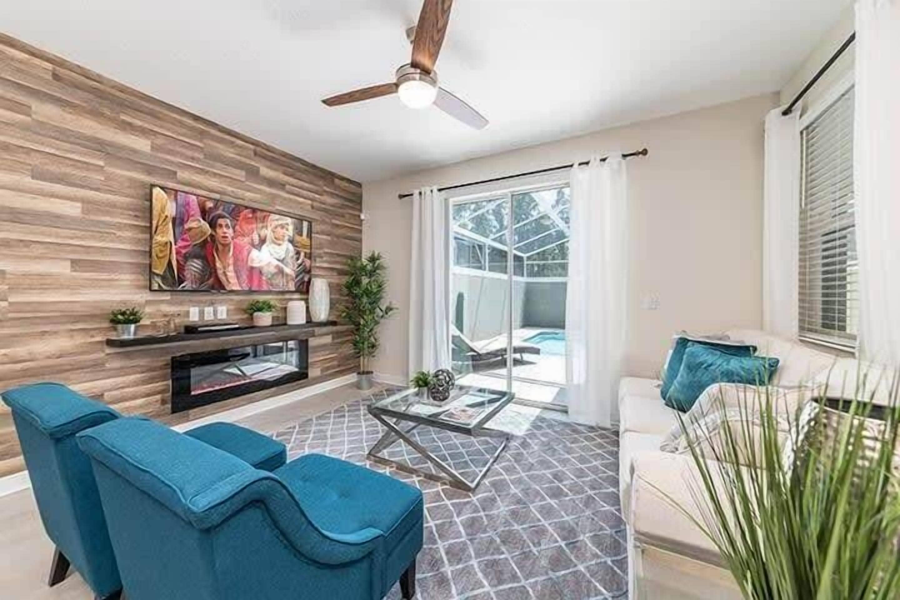 วิลล่า (4 Bedrooms) | บริเวณนั่งเล่น | สมาร์ททีวี 50 นิ้ว พร้อมช่องเคเบิล