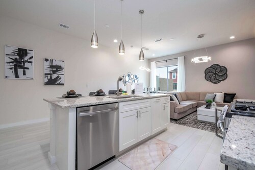 Luxury 3BR Home With Mario Bros Room Near Disney