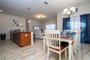 Interior - Great Home, Mickey & Harry Potter Beds, Top Spot (Kissimmee)