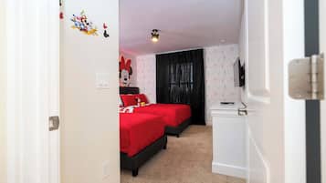 Micro-ondes, four, chaise haute, blender