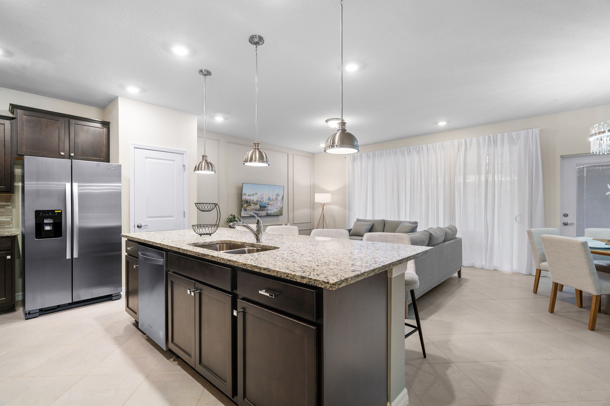 Villa (5 Bedrooms) | Living area | 50-inch Smart TV with cable channels