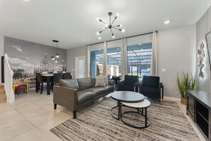 Interior - Fantasy Themed Fun With Pool & Resort Access (Davenport)