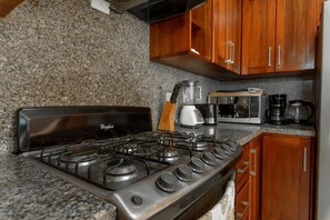 Fridge, microwave, oven, coffee/tea maker - Modern • Pool + Balcony | Close to the Beach (Bavaro)