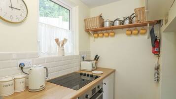 Dishwasher, cookware/dishes/utensils