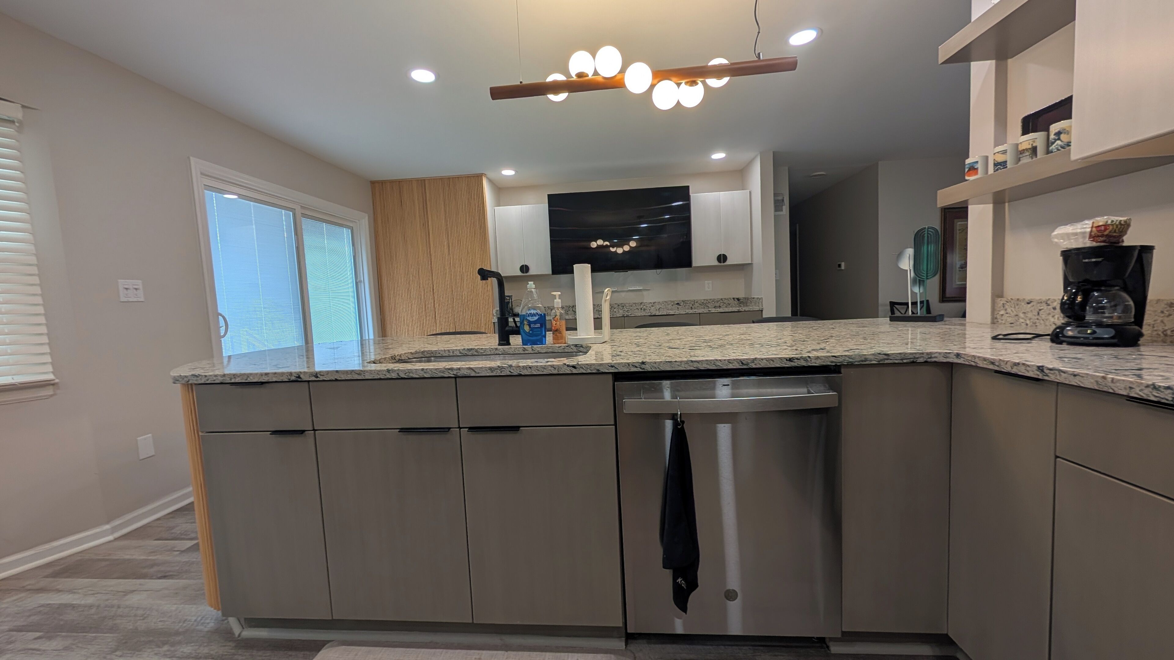 ثلاجة، ميكروويف، فرن، موقد طهي مسطح