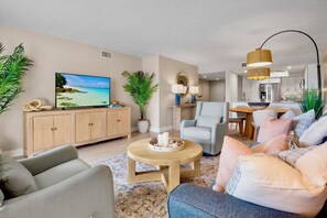 TV - Midnight Cove II – Unit 133 (Siesta Key)