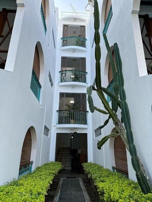 Front of property - villaspingouin (Blue Bay)