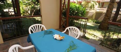 Standard-Apartment, Balkon, Gartenblick | Terrasse/Patio