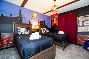 4 bedrooms, individually decorated, individually furnished, desk - Vibrant, Themed Home, Prime Location (Kissimmee)