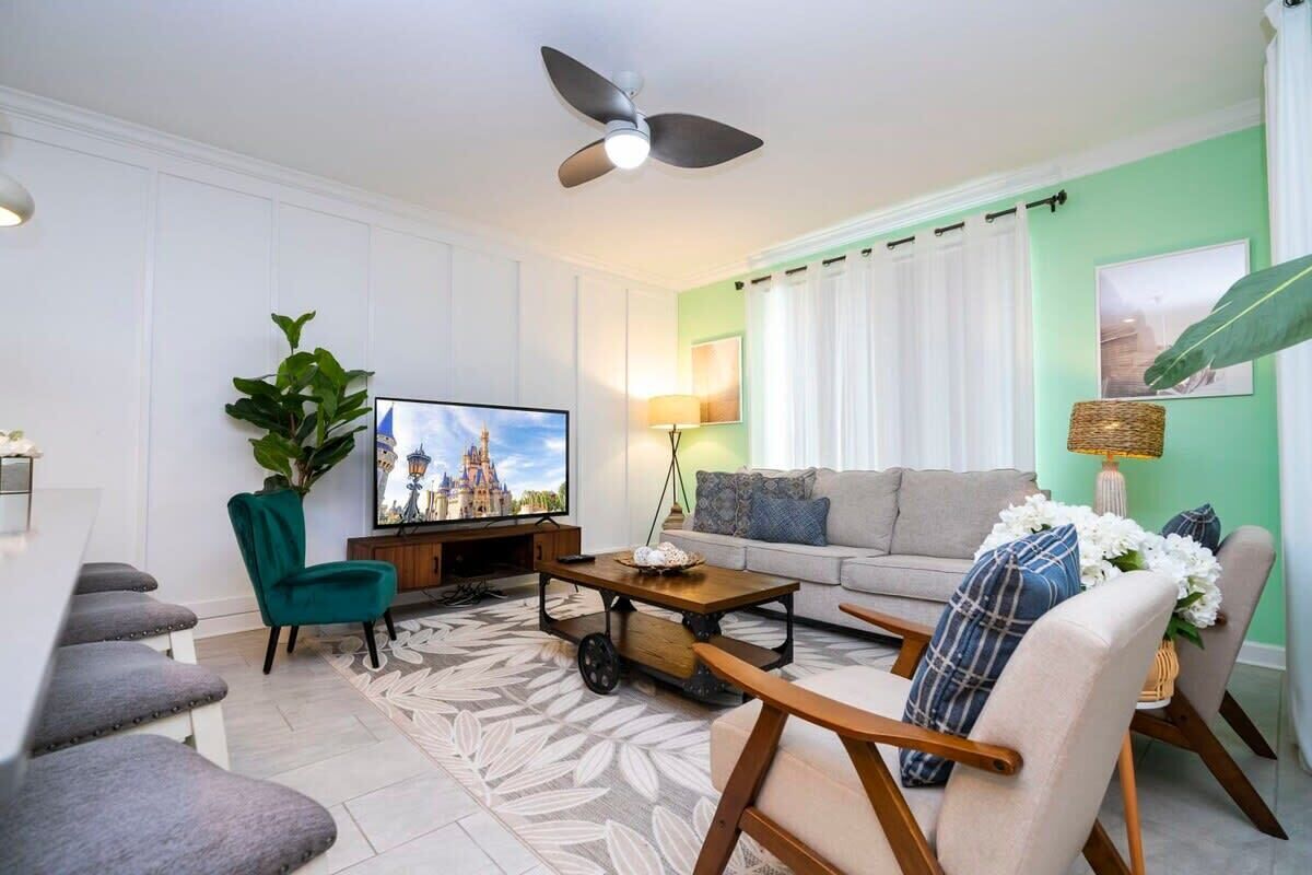 Villa (4 Bedrooms) | Living area