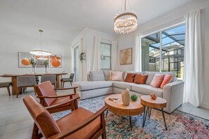 Vila (4 Bedrooms) | Área de estar | Smart TV 50 polegadas com canais a cabo