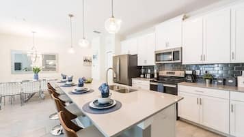 Villa (4 Bedrooms) | Private kitchen | Microwave, oven, high chair, blender