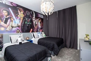 House (5 Bedrooms) | 5 bedrooms, individually decorated, individually furnished, desk