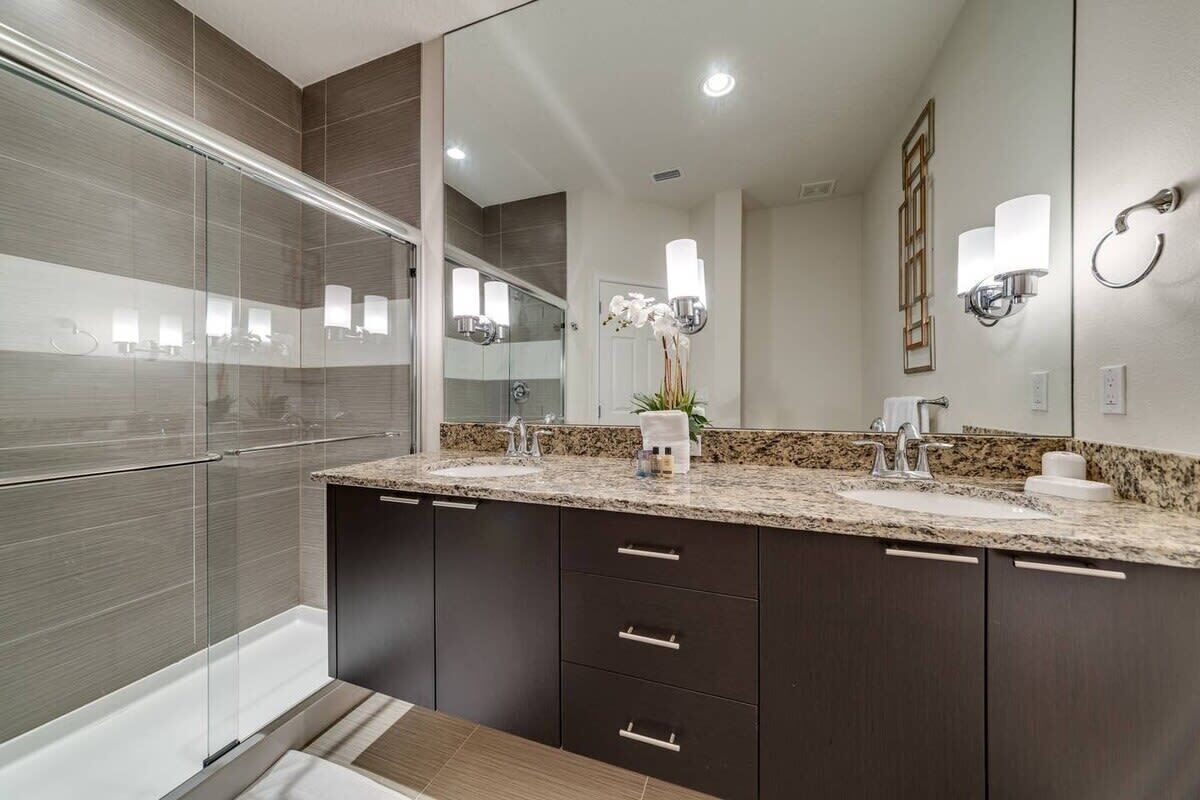 别墅 (3 Bedrooms) | 浴室 | 浴缸、毛巾、肥皂、洗发水