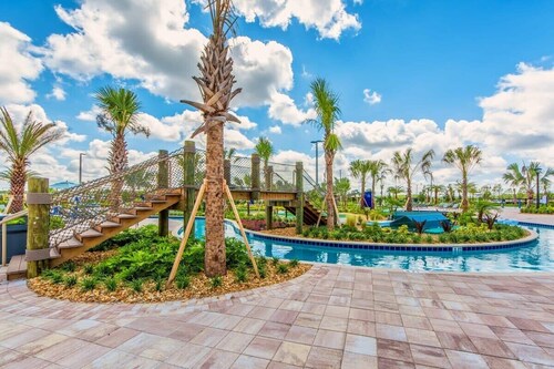 Stunning Storey Lake Villa, Prime Location