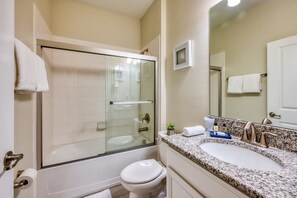 House (6 Bedrooms) | Bathroom - Stunning Home, Private Pool, Great Location (Kissimmee)