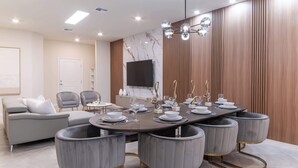 House (5 Bedrooms) | In-room dining - Themed Luxury 5br, Best Family Getaway (Clermont)