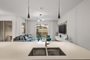 Villa (4 Bedrooms) | Badezimmer | Badewanne, Handtücher, Seife, Shampoo