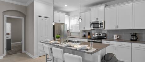 獨棟房屋 (5 Bedrooms) | 私人廚房 | 微波爐、烤箱、兒童餐椅、攪拌器