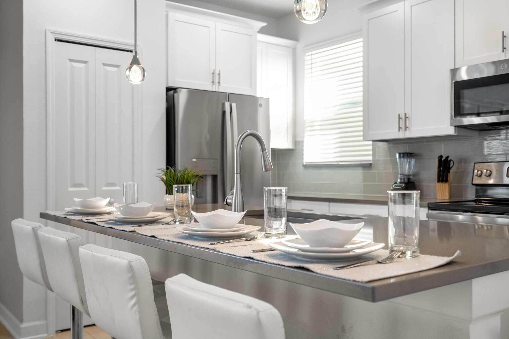 House (5 Bedrooms) | Private kitchen | Microwave, oven, highchair, blender