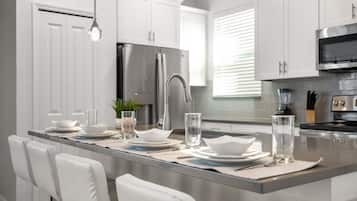 独立别墅 (5 Bedrooms) | 私人厨房 | 微波炉、烤箱、高脚椅、搅拌机